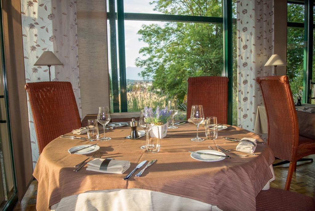 Hostellerie Les Chevreuils Lausanne Eksteriør billede